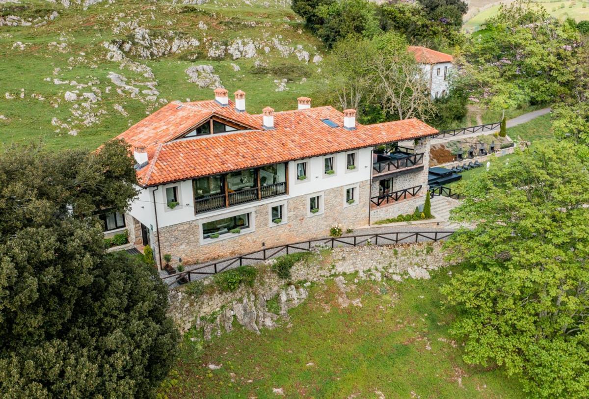 Apartamentos Picabel Onís المظهر الخارجي الصورة